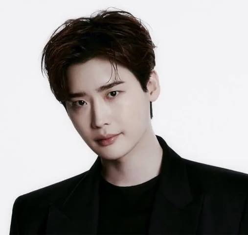 public/images/actor/profilePic/Lee Jong Suk-6293.jpeg